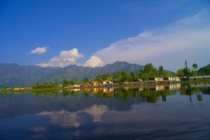 Kashmiri Dal Lake